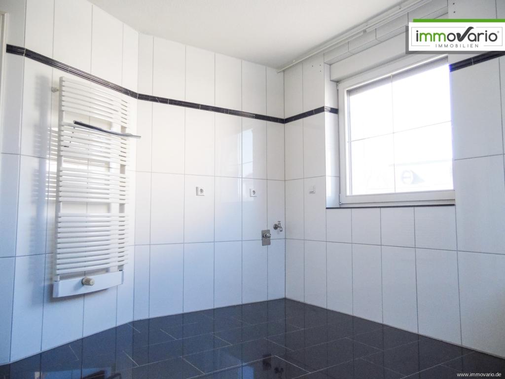 Schöne 3-Raum-Maisonette-Wohnung mit großer Dachterrasse, Tageslichtbad, inkl. 2 Stellplätze. - Foto 3