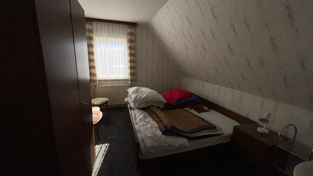 Schlafzimmer DG