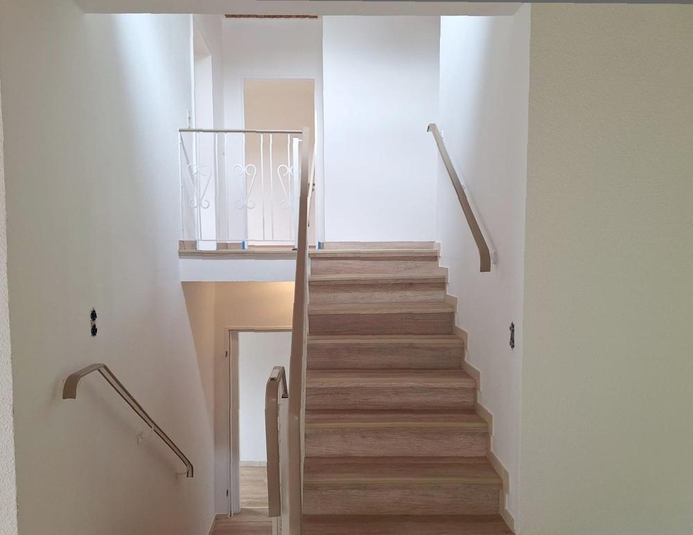 Treppe ins Obergeschoss