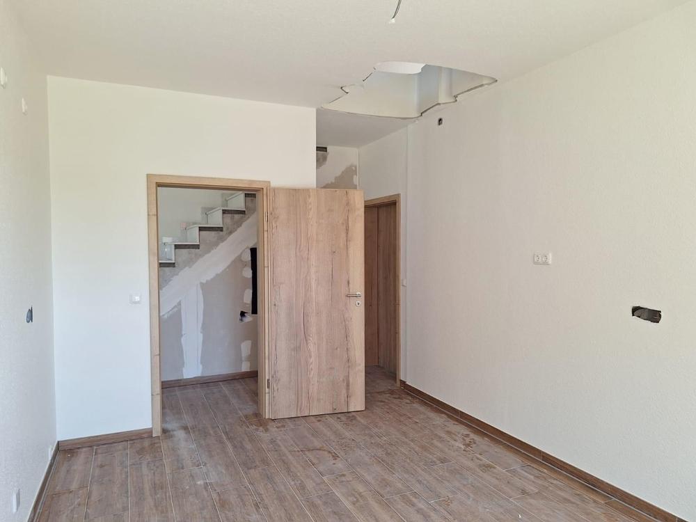 Küche mit Nische für den Aufzug