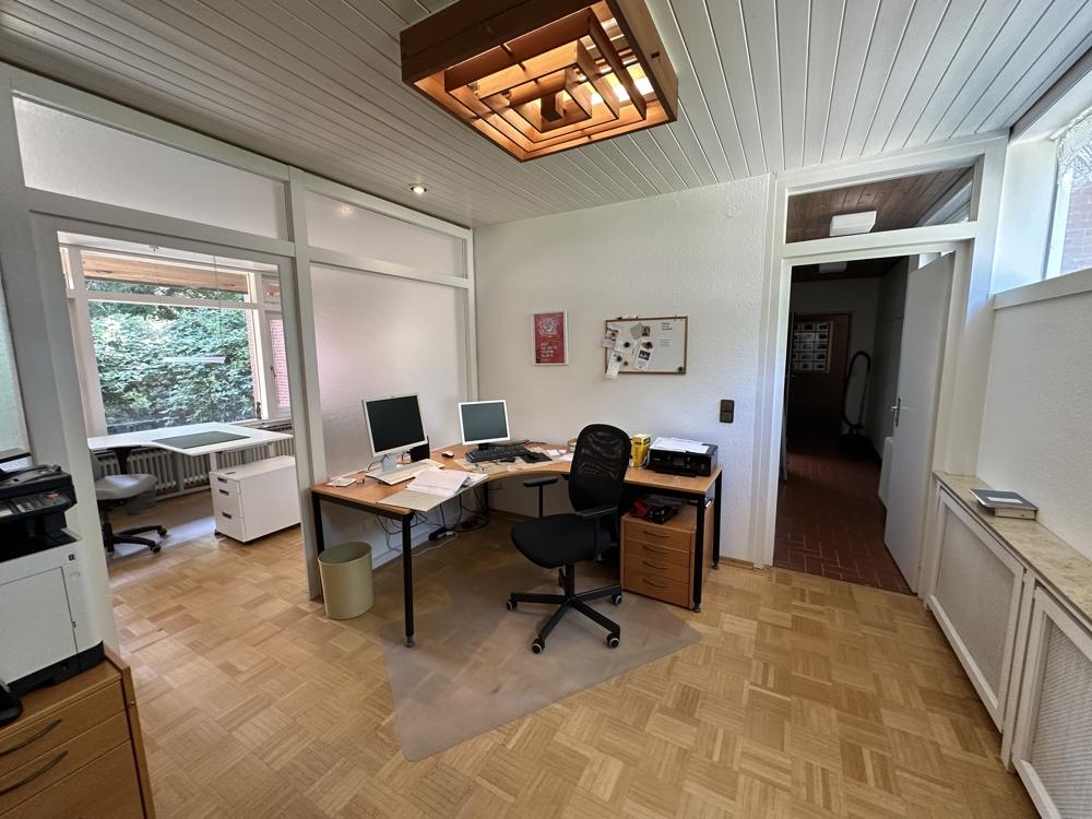 Büro 1