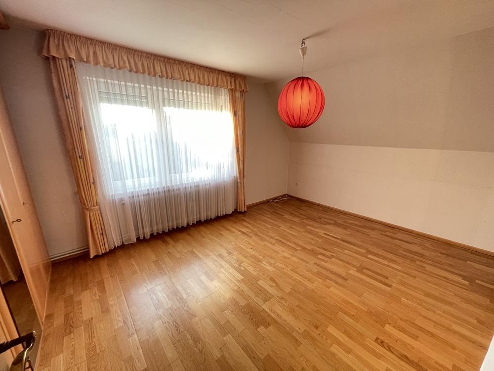 Schlafzimmer 1 DG