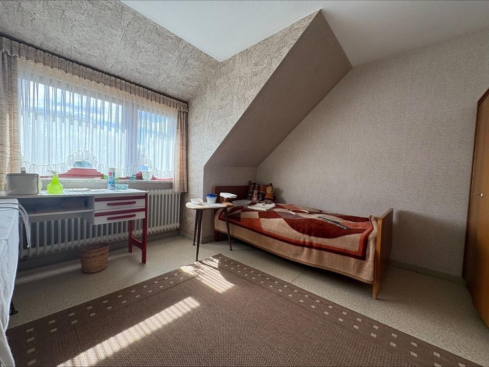 Schlafzimmer 1 DG