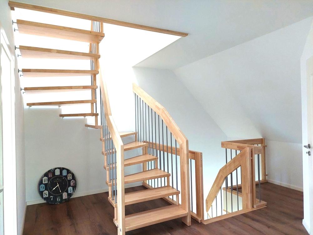 Treppe ins EG + DG