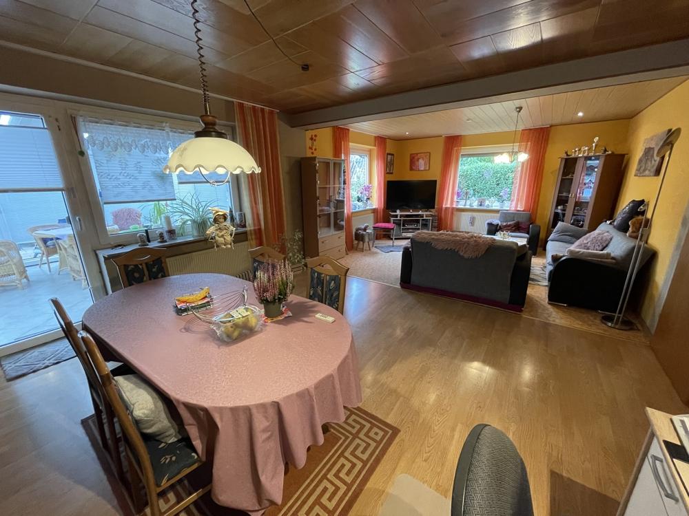 Wohn-/Esszimmer EG-Wohnung