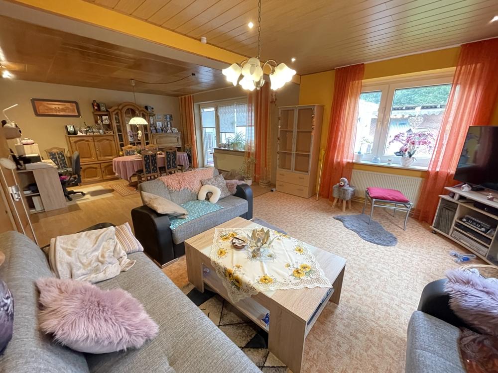 Wohn-/Esszimmer EG-Wohnung