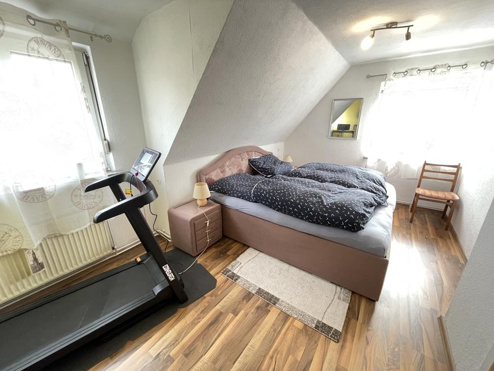 Schlafzimmer 1 DG-Wohnung