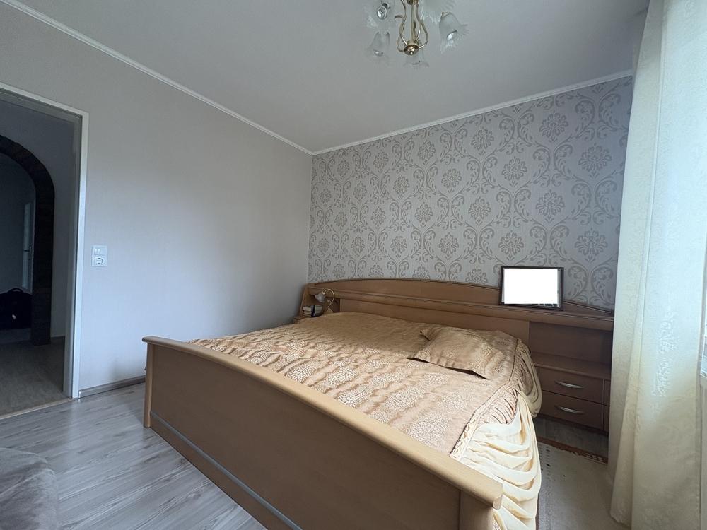 Arbeits-/ Schlafzimmer