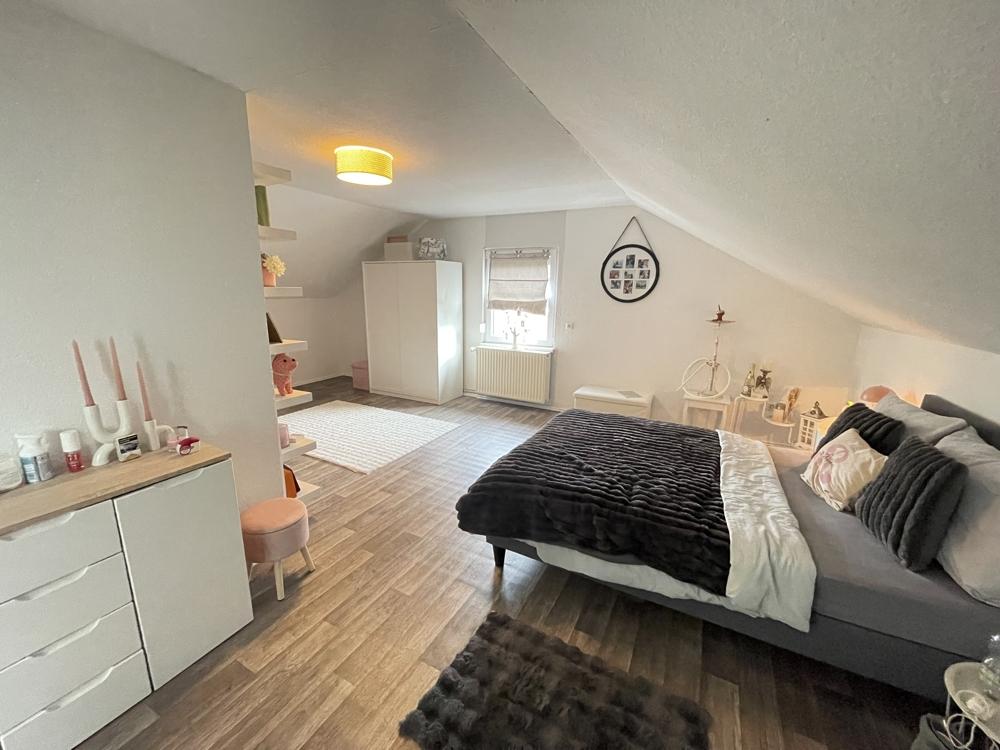 Schlafzimmer DG