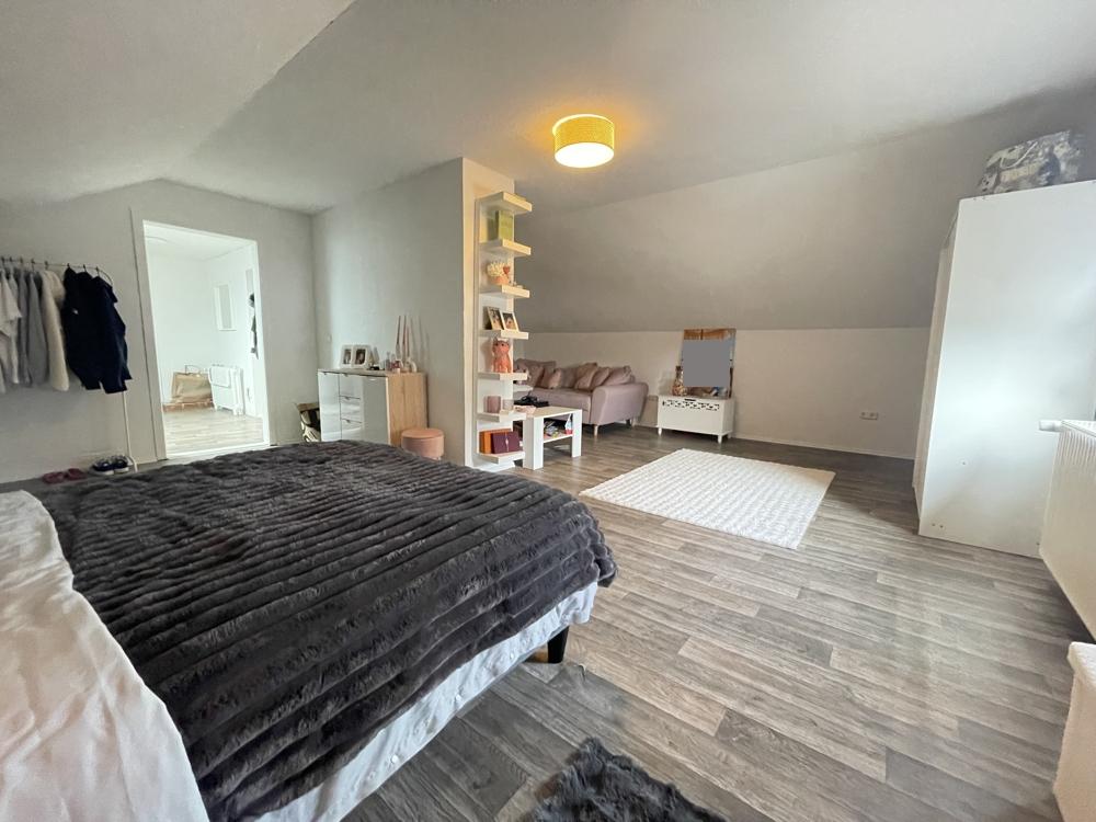 Schlafzimmer DG