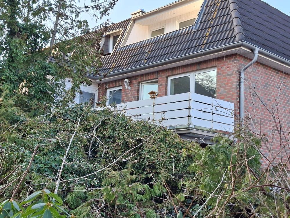 Schöne Wohnung im Obergeschoss mit Balkon - Photo 1