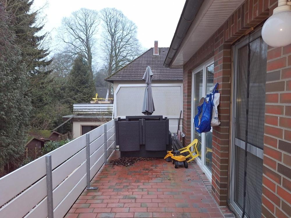 Schöne Wohnung im Obergeschoss mit Balkon - Photo 2