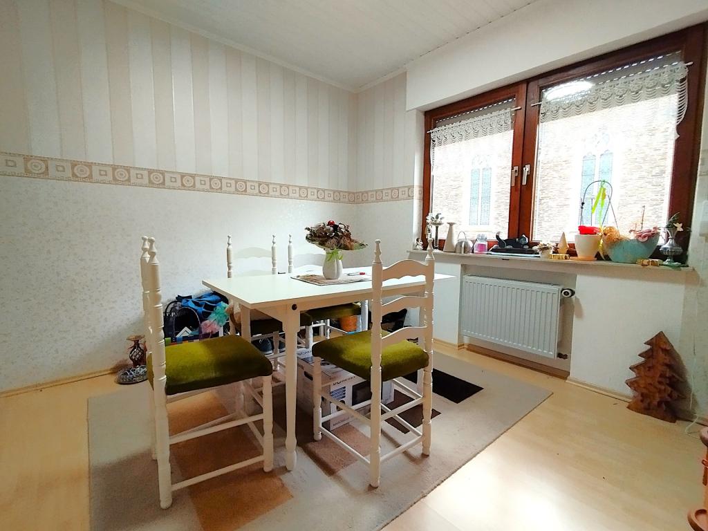 Büro oder Arbeitszimmer