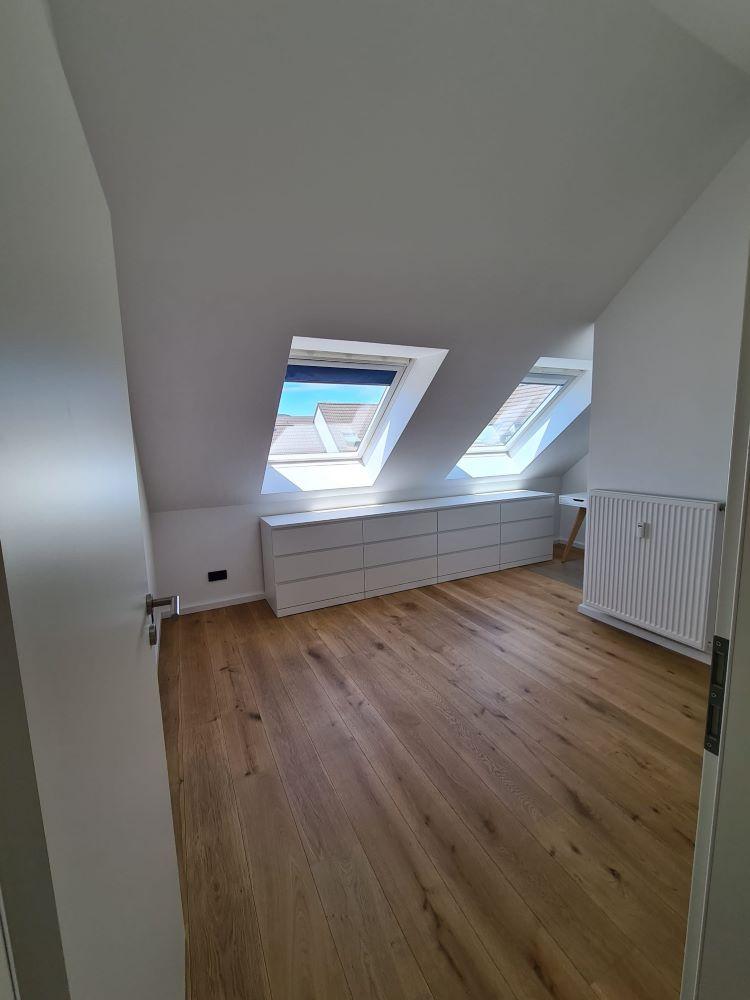 Großes Schlafzimmer
