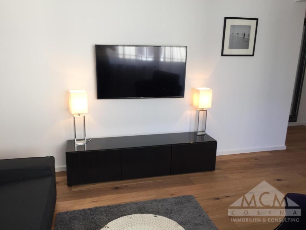 Schöne und moderne voll möblierte 2-Zimmer-Wohnung mit Balkon in guter Lage von Frankfurt-Ginnheim - Foto 2