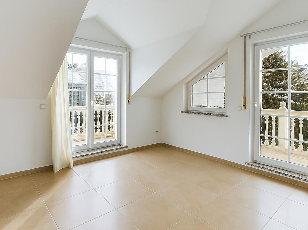 Wohnzimmer OG leergeräumt
