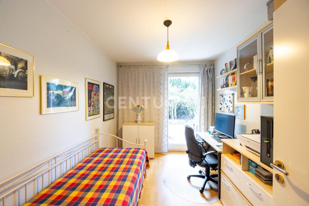 Büro mit Terrassenzugang
