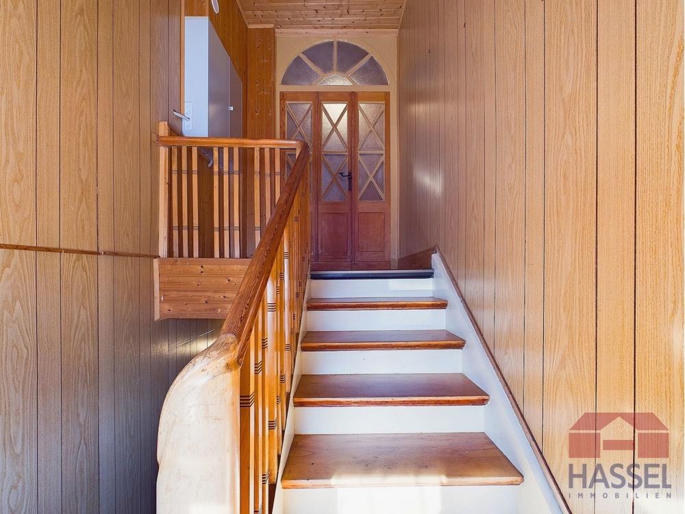 Die Treppe hinauf