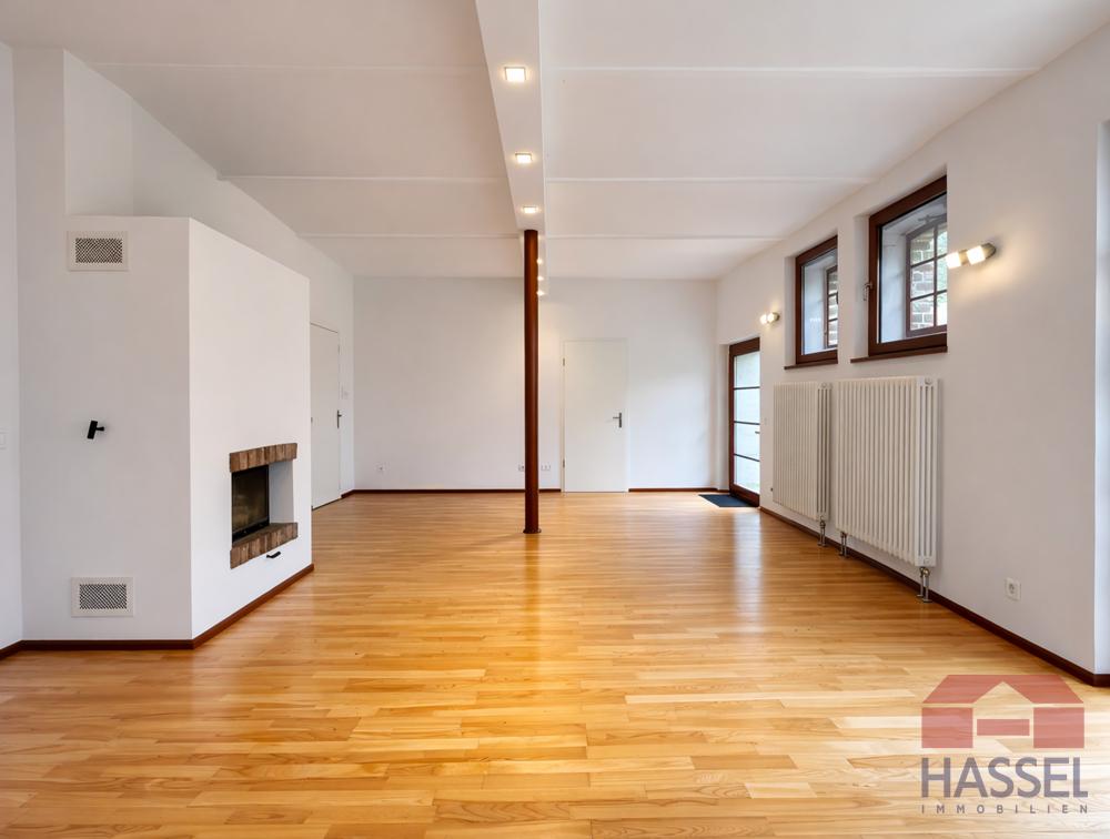 Ebenerdiges Wohnen mit Stil im denkmalgeschützten, geschlossenen Vierkanthof - Foto 1