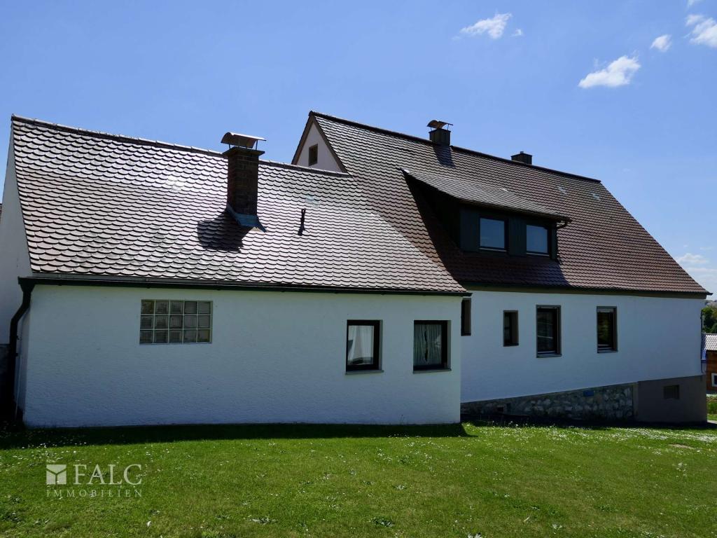 Hausrückseite, Garten-Grundstück