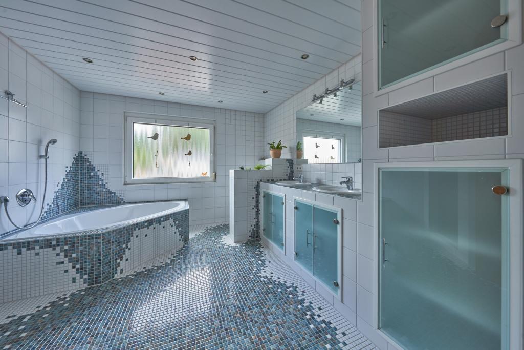 Badezimmer EG