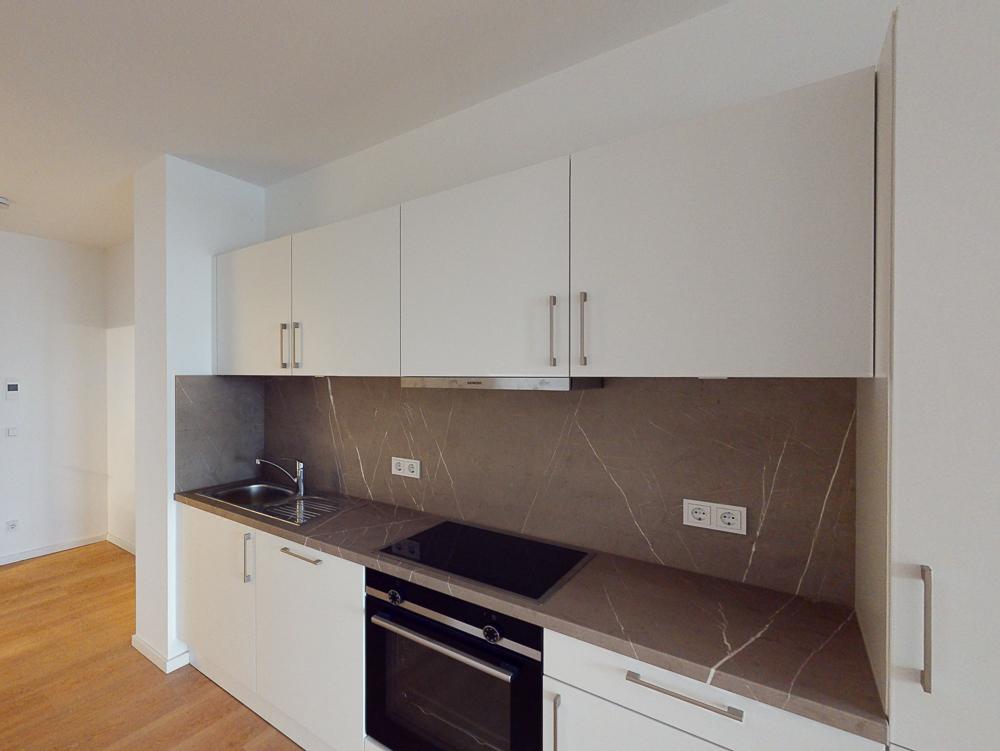 moderne Einbauküche (Musterwohnung)
