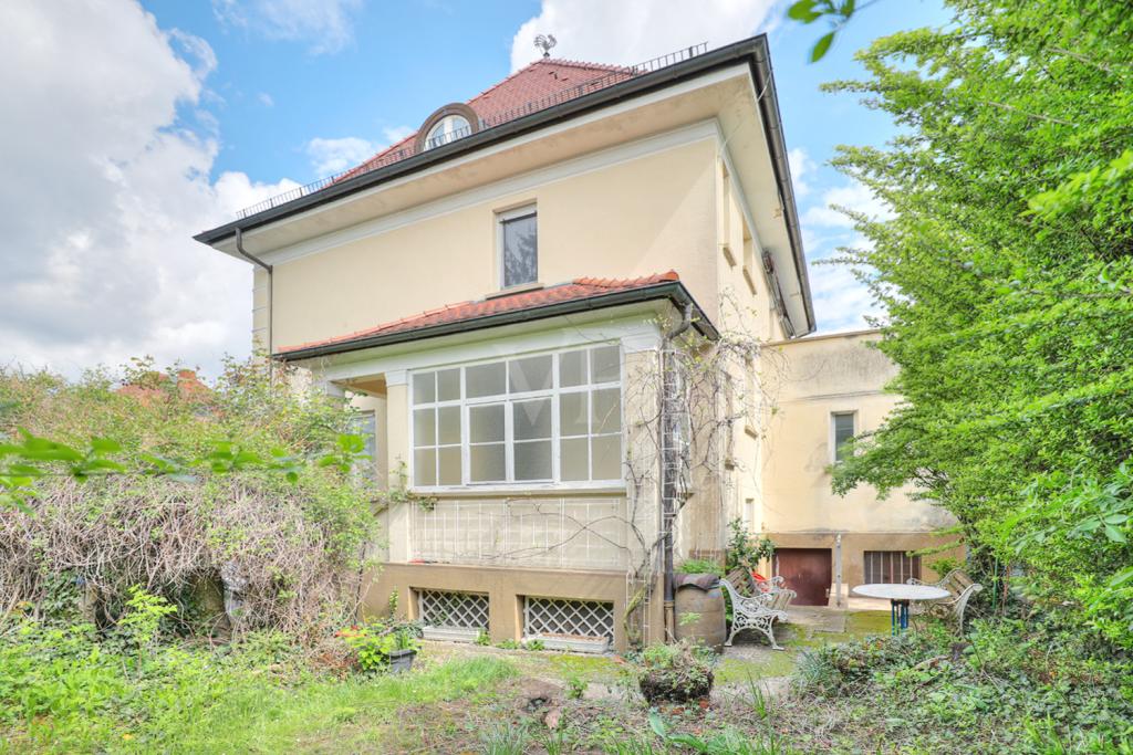 Hausansicht Garten
