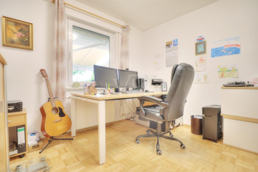 Büro EG
