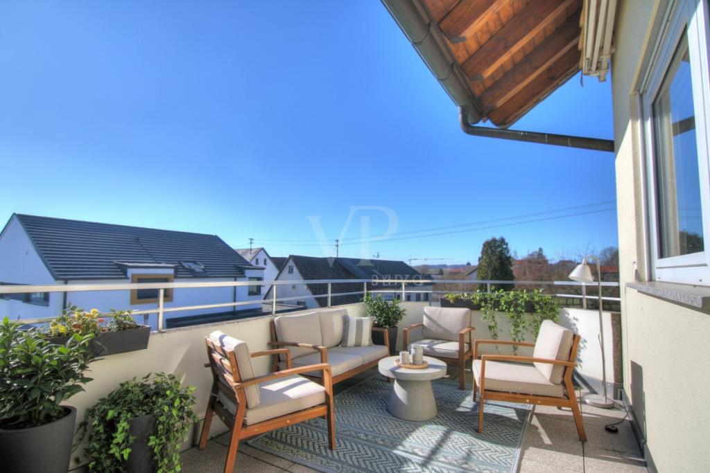 Großzügige 4-Zimmer-Wohnung mit Süd-Balkon, Kachelofen und Fußbodenheizung – voll möbliert - Photo 2