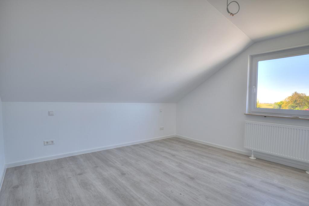 Renovierter Wohntraum mit Loggia und freiem Blick ins Grüne - Photo 2