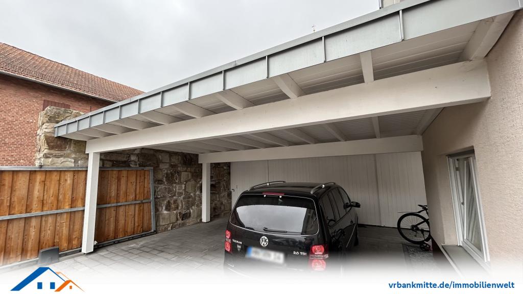 großzügiges Carport