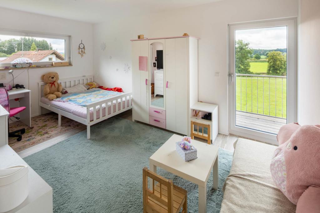 Ö Zimmer Obergeschoss
