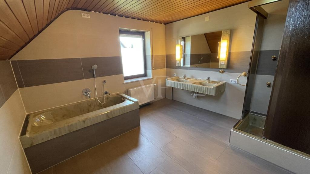ö Badezimmer OG
