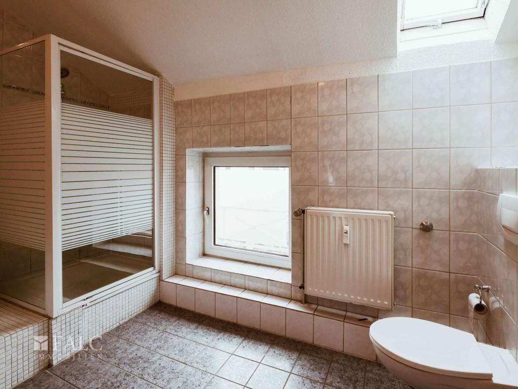 Bad im Dachgeschoss