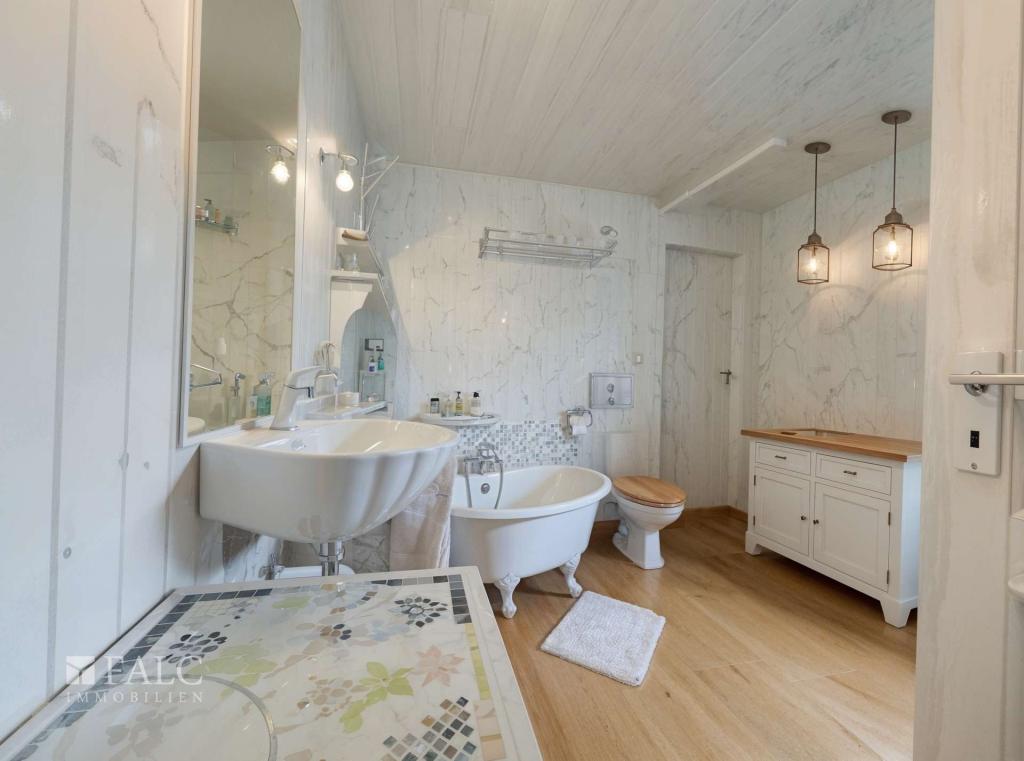 Esszimmer, Badezimmer, Landhaus - (KI generiert)