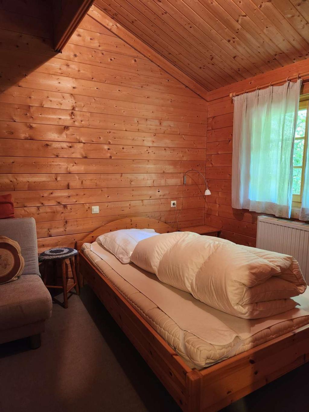 Schlafzimmer 1 