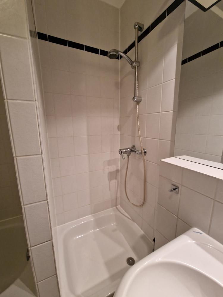 Bad mit DuBa und Badewanne V