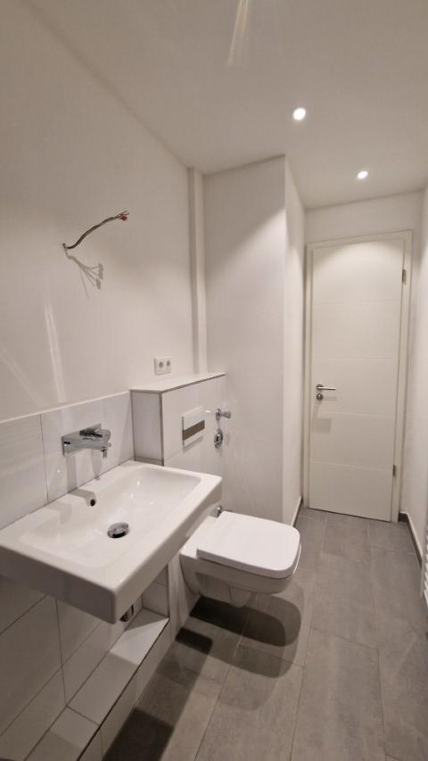 * Modern * Wohnküche * Superhell * Hohe Decken & Dielenboden * Balkon * - Foto 3