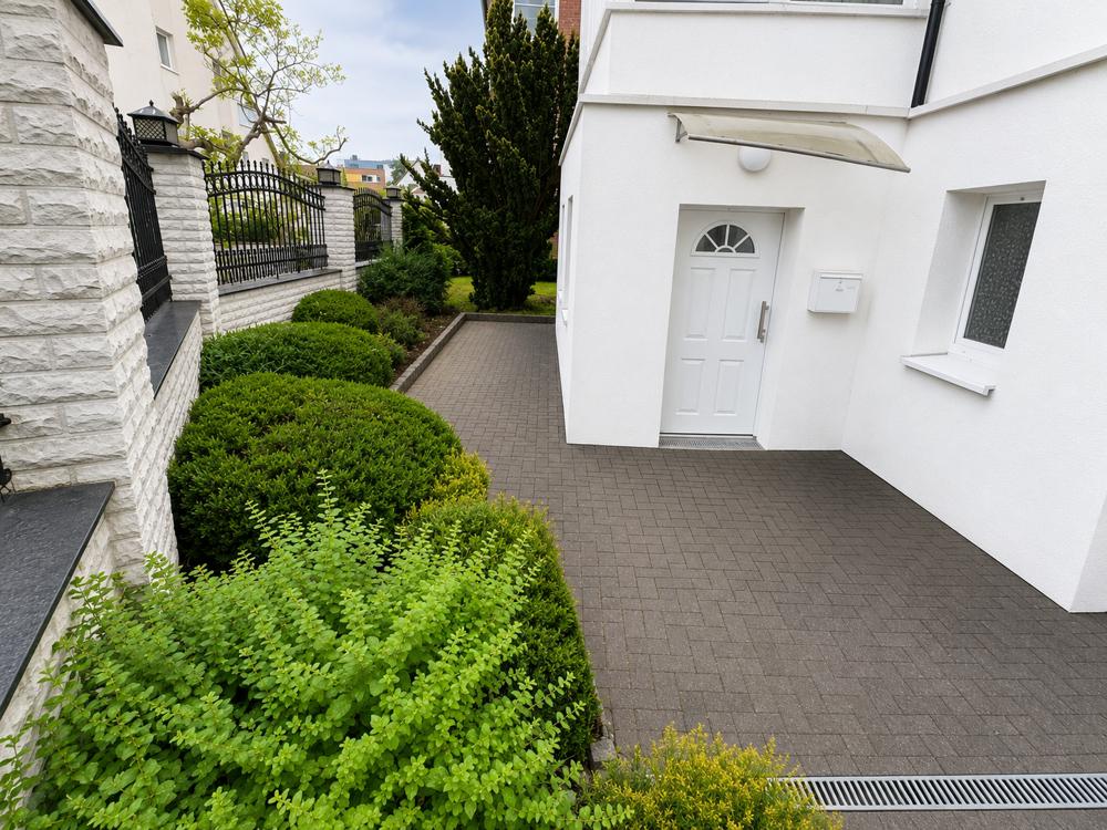 Erstbezug nach Sanierung– Wohnen wie im Neubau 3-Zimmer-Wohnung mit eigenem Eingang und Garten - Photo 5