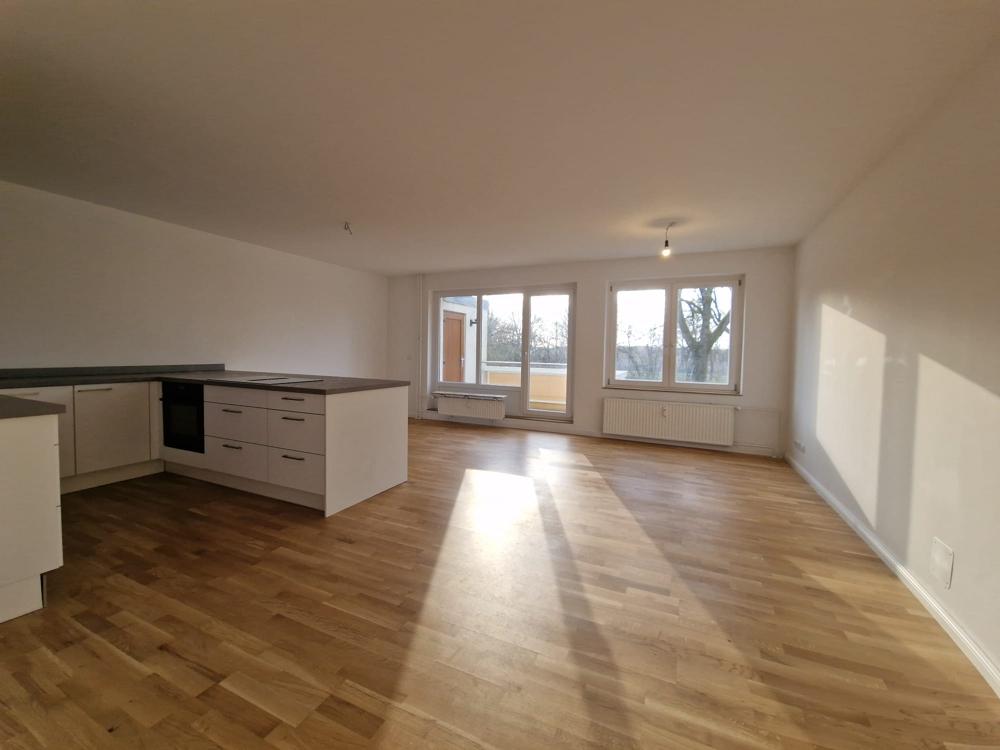 *Topmodernisiert, sonniger Balkon & Blick ins Grüne * zentrales Hummelsbüttel* - Foto 3