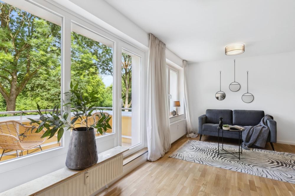 *Topmodernisiert, sonniger Balkon & Blick ins Grüne * zentrales Hummelsbüttel* - Foto 2