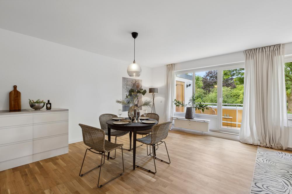 *Topmodernisiert, sonniger Balkon & Blick ins Grüne * zentrales Hummelsbüttel* - Foto 5