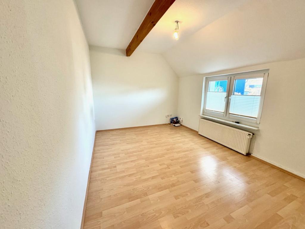Zimmer im Erdgeschoss neben Wohnzimmer