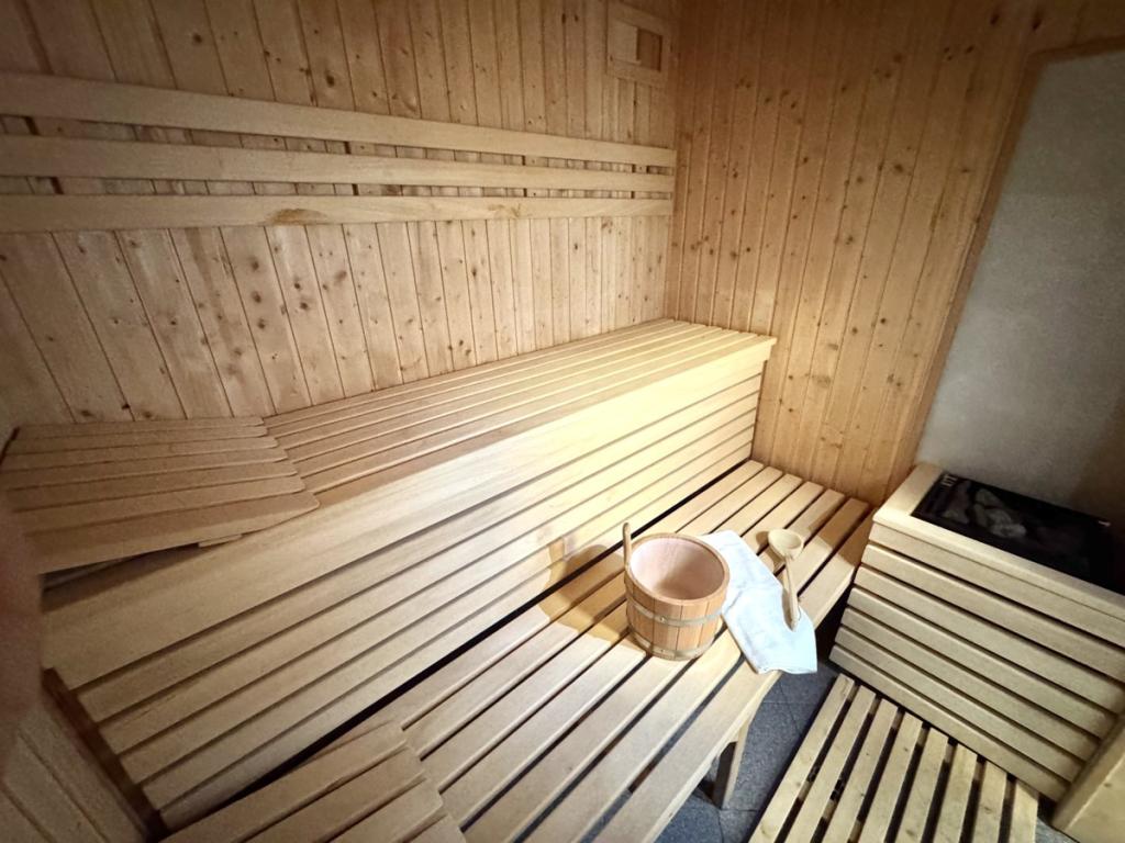 Sanfte Feuchtigkeit in der Dampfsauna – Wellness mit wohltuendem Dampfbad