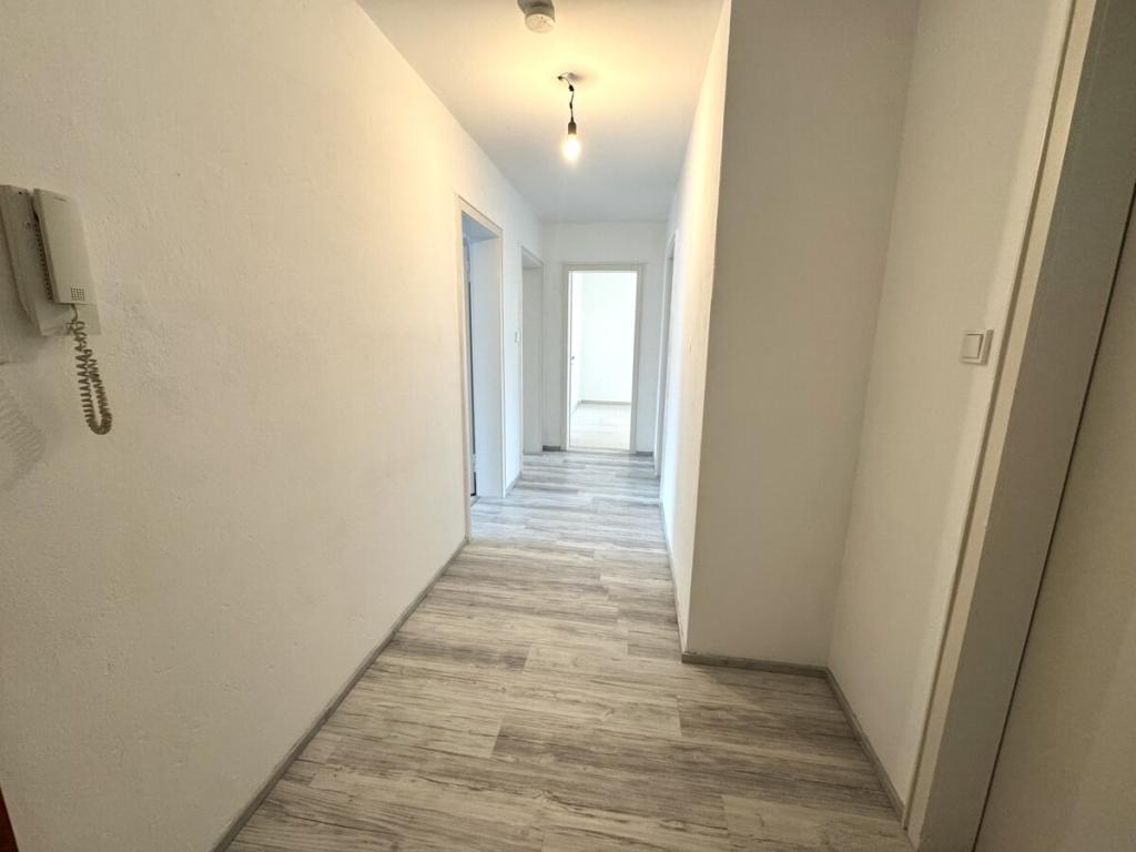 Geräumiger, moderner Flurbereich