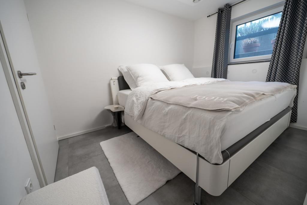 Schlafzimmer UG