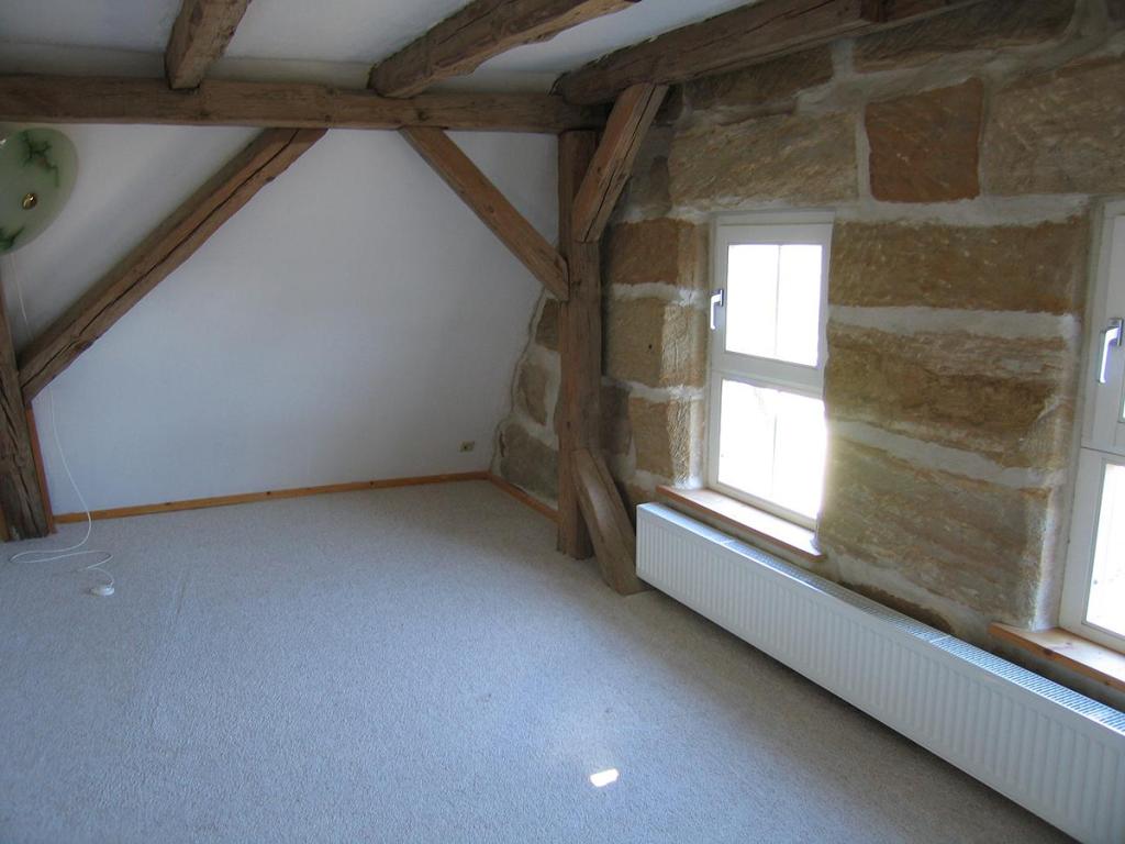 Außergewöhnliche Galerie- Wohnung in denkmalgeschütztem Gebäude (ehemalige Hopfenscheune!) - Photo 4