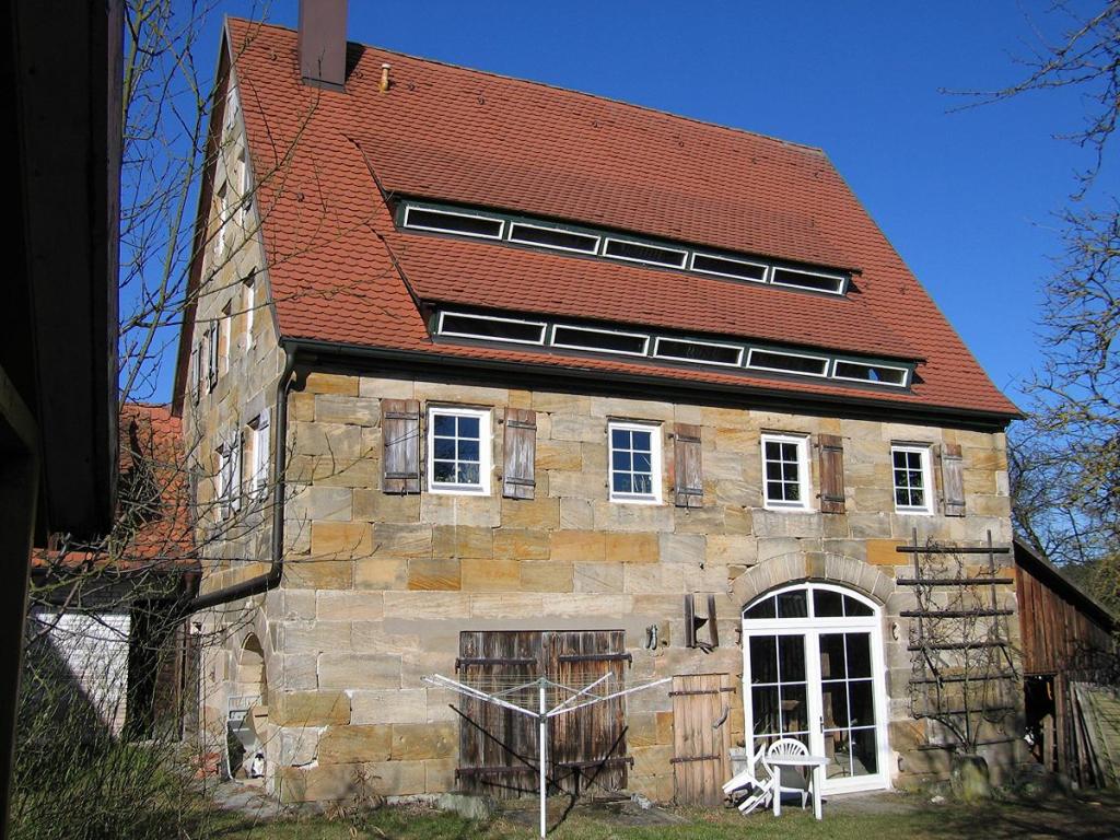 Außergewöhnliche Galerie- Wohnung in denkmalgeschütztem Gebäude (ehemalige Hopfenscheune!) - Photo 3