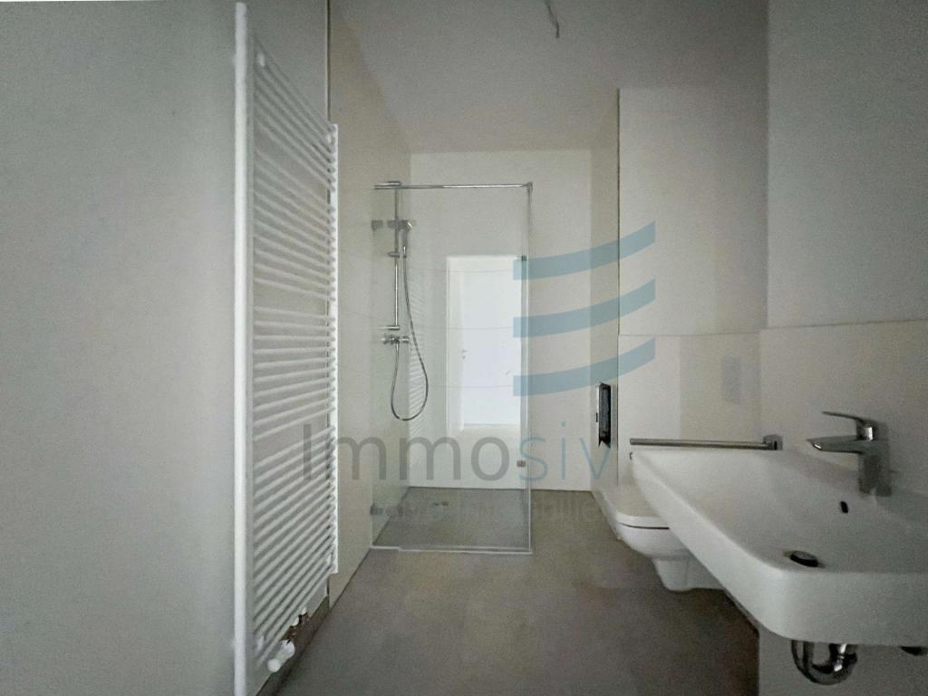 Hübsche Erdgeschosswohnung mit großen Fenstern und schöner Terrasse - Photo 5