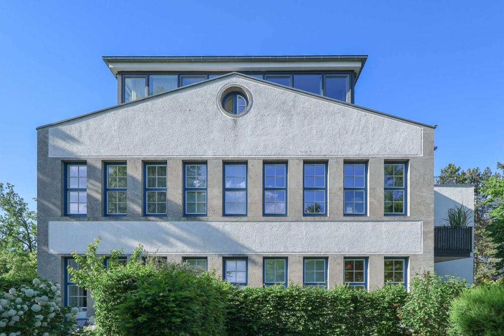 seitliche Hausansicht